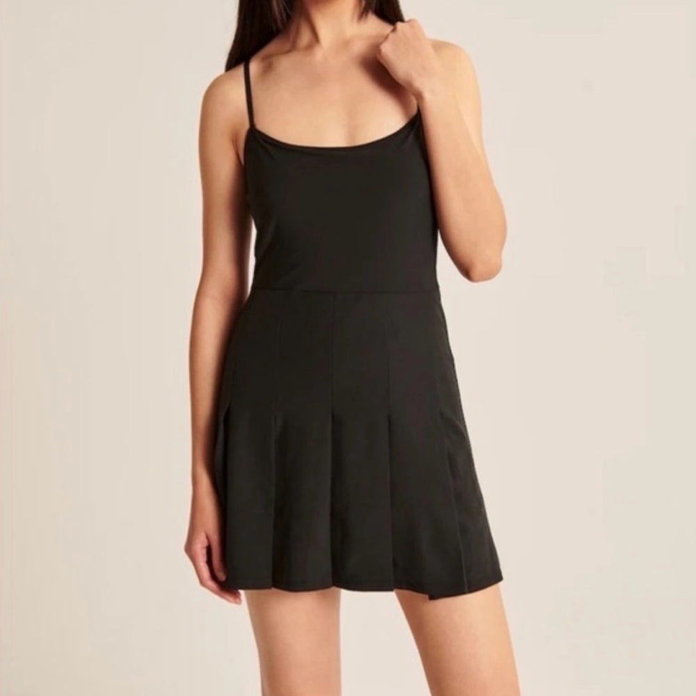 Abercrombie Traveler Pleated Exercise Dress